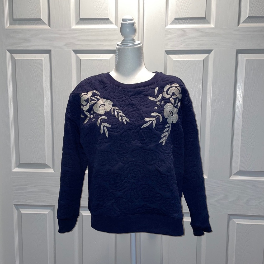 Navy blue crew neck.